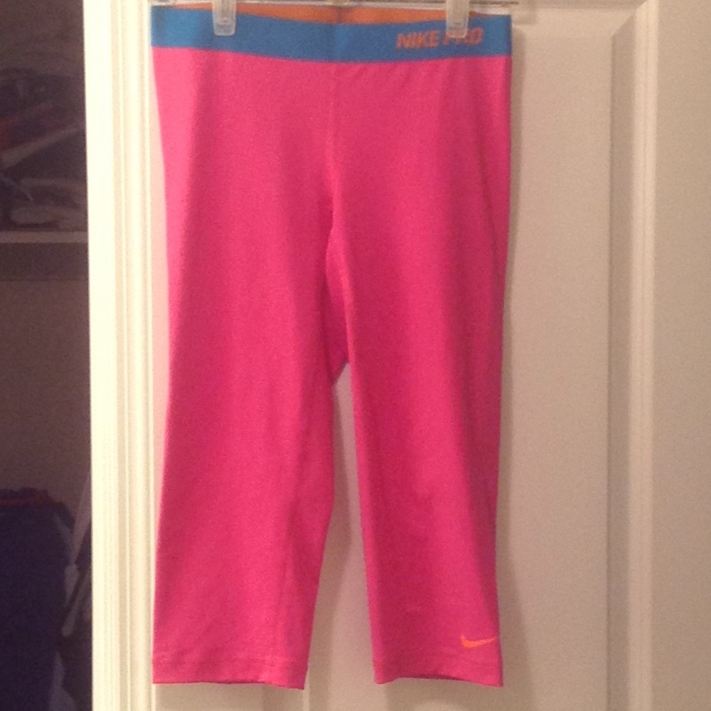 Nike pro compression capri size M